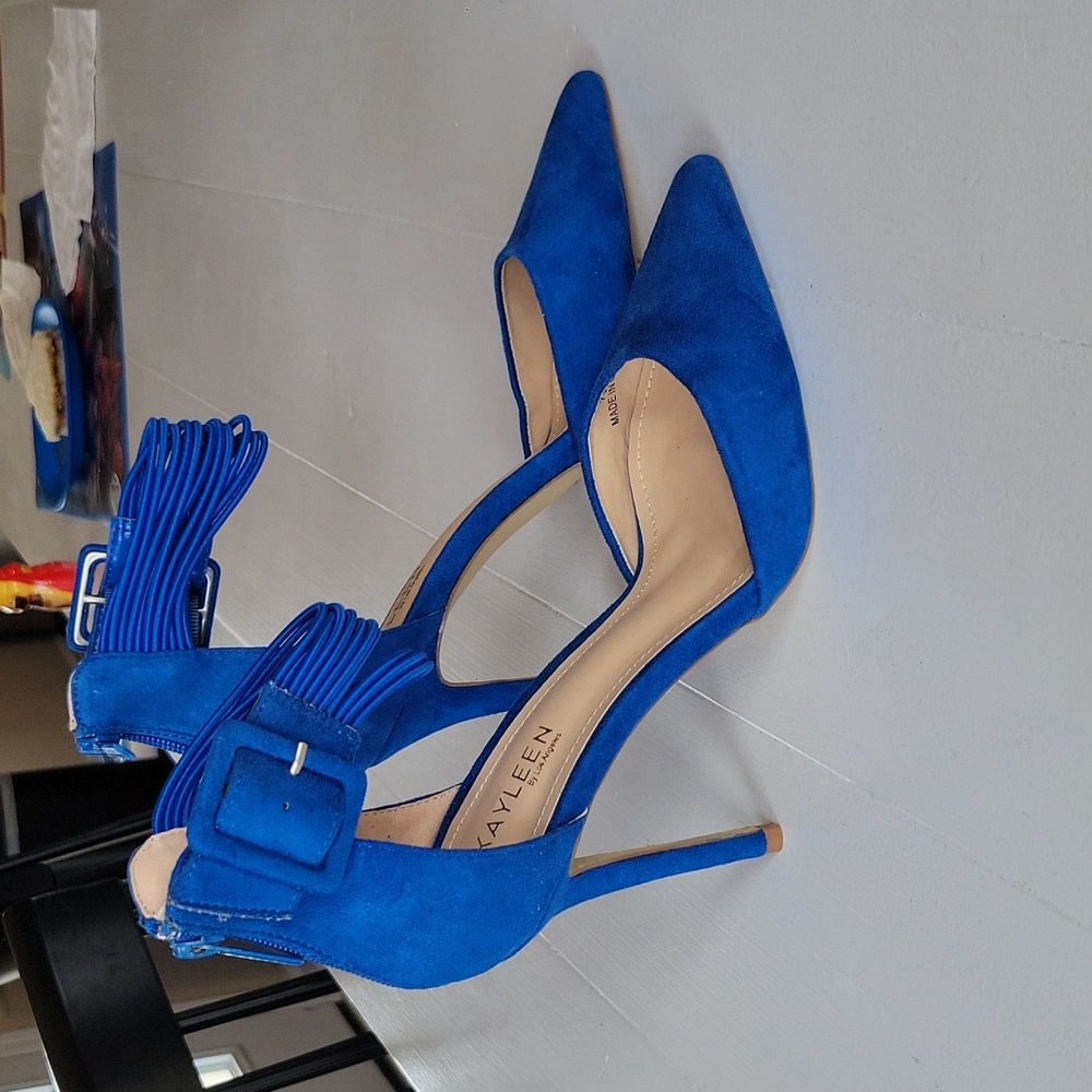 Size 7.5  royal blue heels